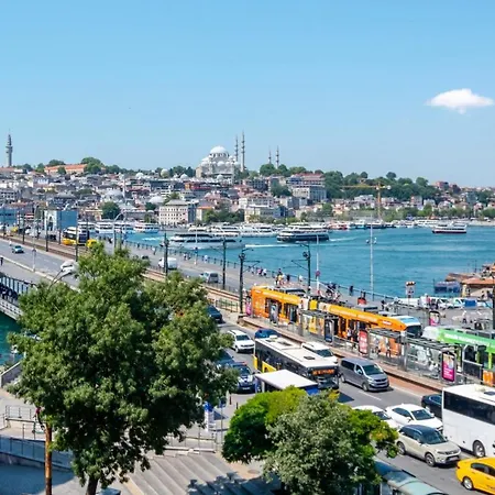Flat With Karakoy View Near Ferry Station *